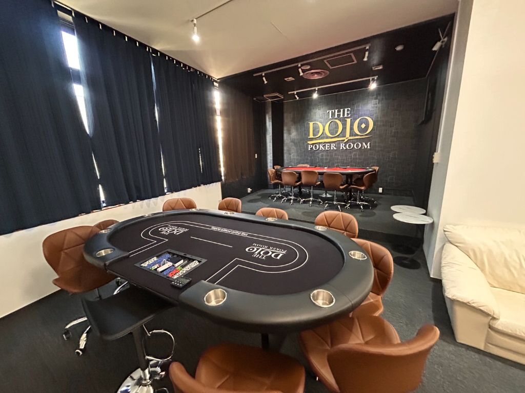 THE DOJO POKER ROOMの店内全景